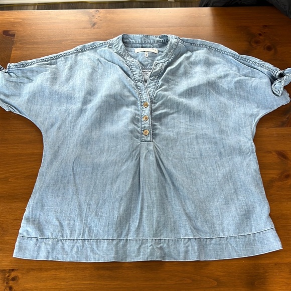 Trina Turk Tops - Great condition Trina Turk blouse